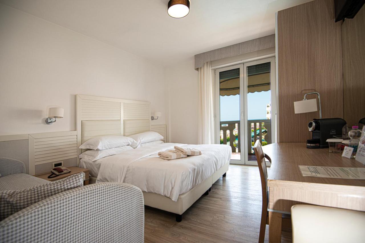 Hotel Savoy Caorle Exterior photo